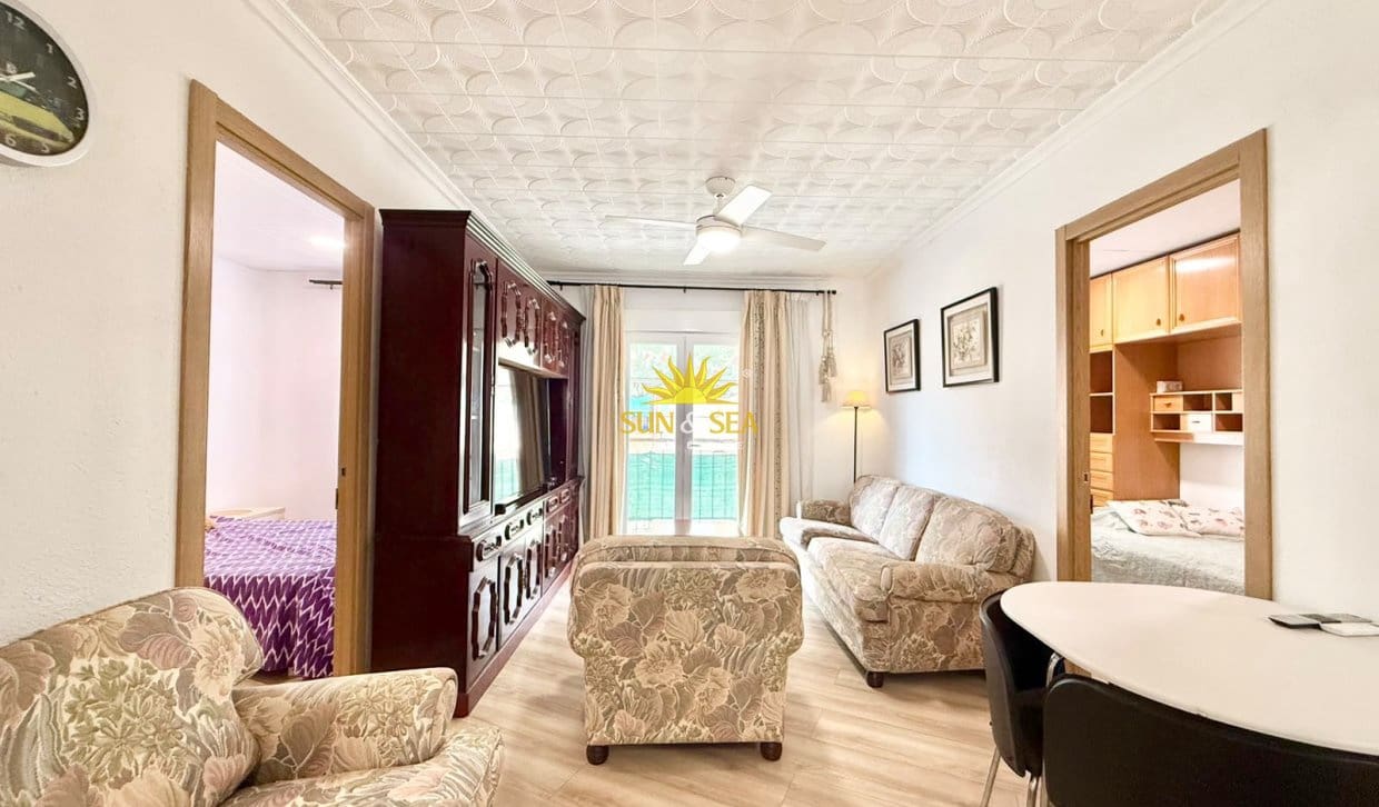 3 soverom Leilighet til leie i Alicante by - € 1 000 (Ref: 10136434)