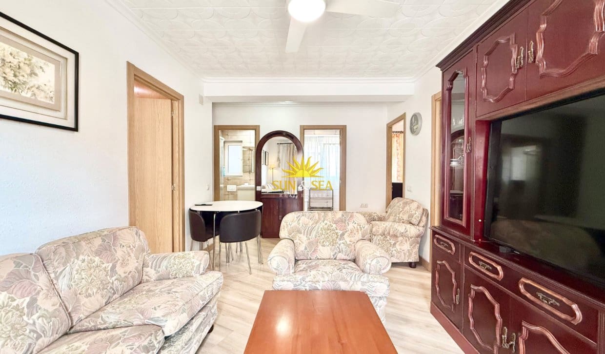 3 soverom Leilighet til leie i Alicante by - € 1 000 (Ref: 10136434)