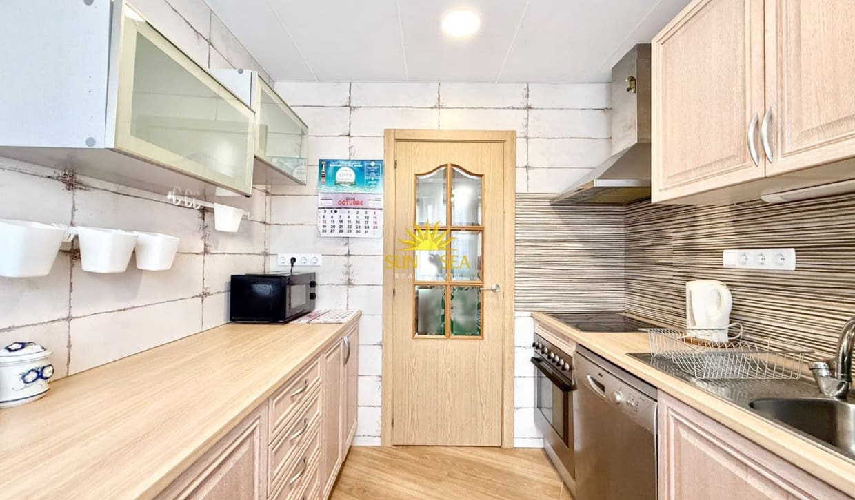 3 soverom Leilighet til leie i Alicante by - € 1 000 (Ref: 10136434)