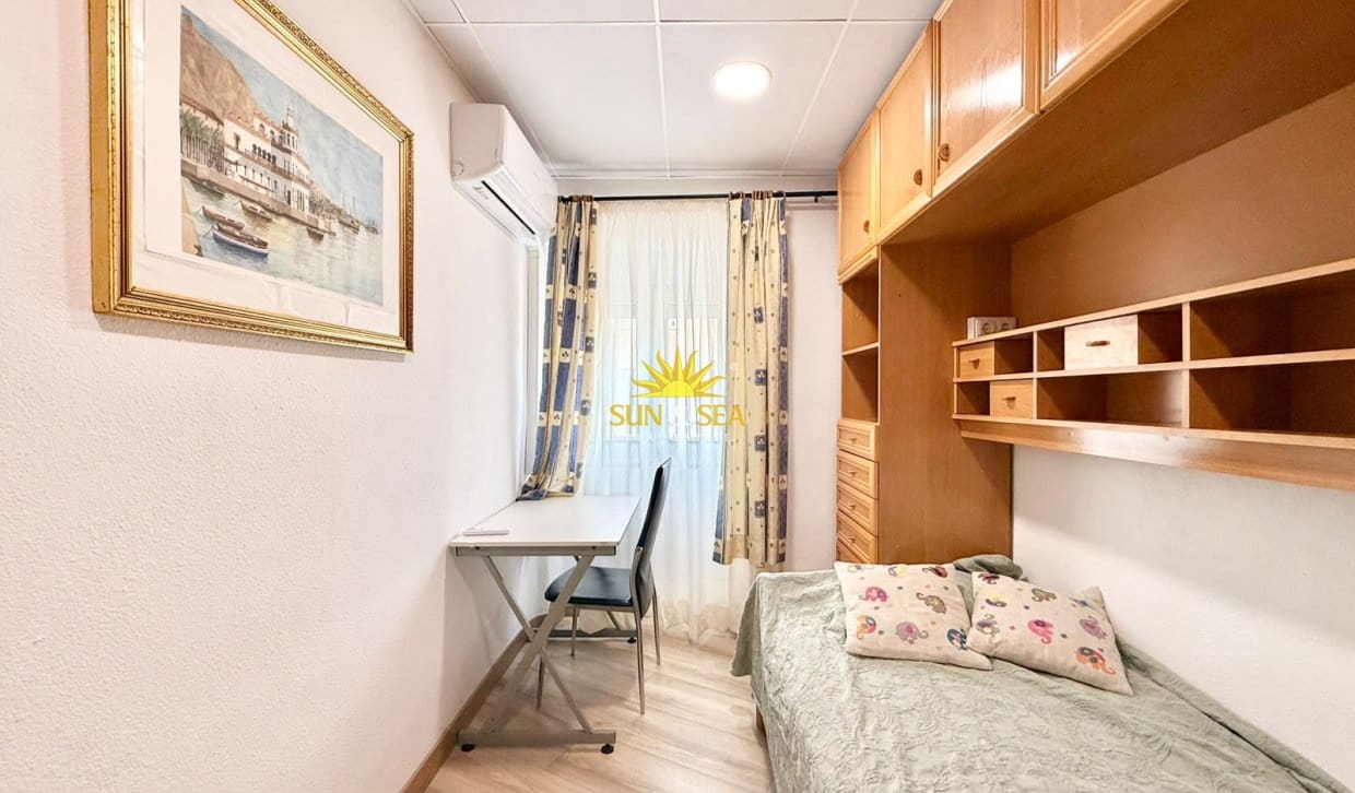 3 soverom Leilighet til leie i Alicante by - € 1 000 (Ref: 10136434)
