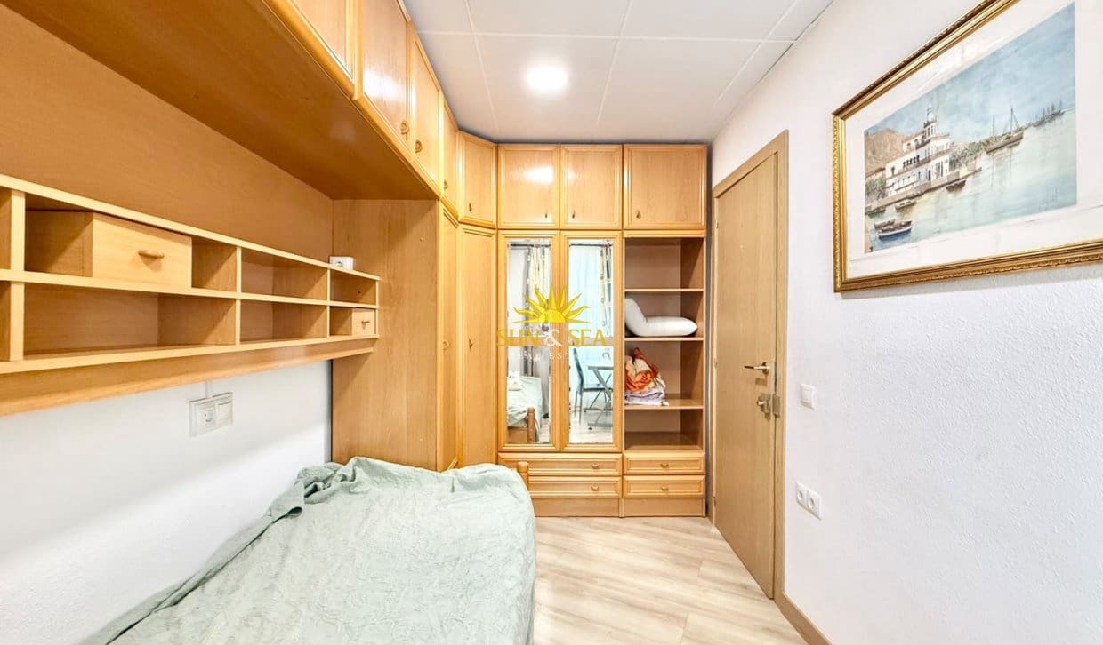 3 soverom Leilighet til leie i Alicante by - € 1 000 (Ref: 10136434)