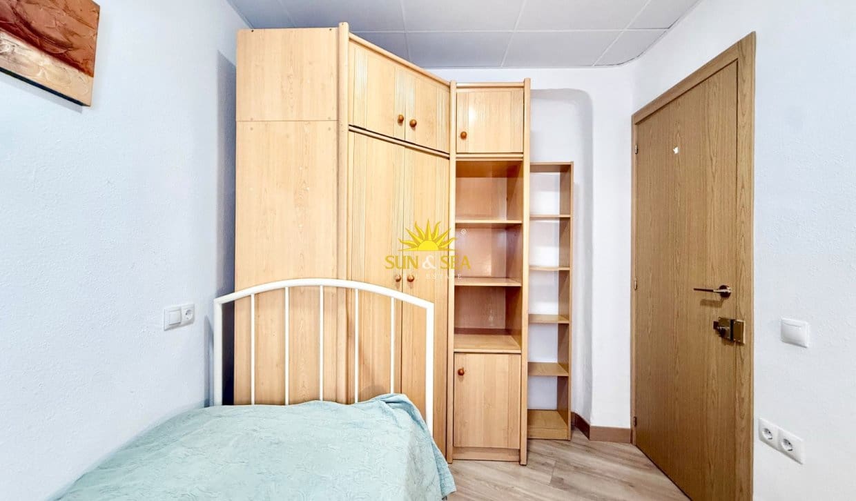 3 soverom Leilighet til leie i Alicante by - € 1 000 (Ref: 10136434)