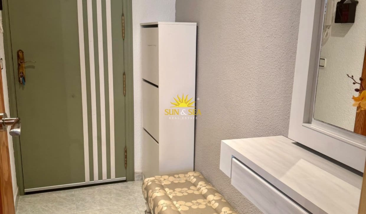 3 soveværelse Lejlighed til leje i Alicante by med swimmingpool garage - € 1.100 (Ref: 10136552)