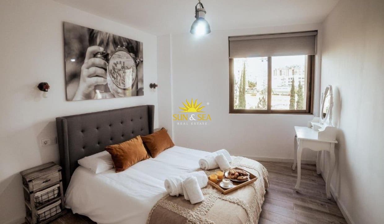 1 bedroom Apartment for rent in Benidorm with pool garage - € 1,100 (Ref: 10136553)