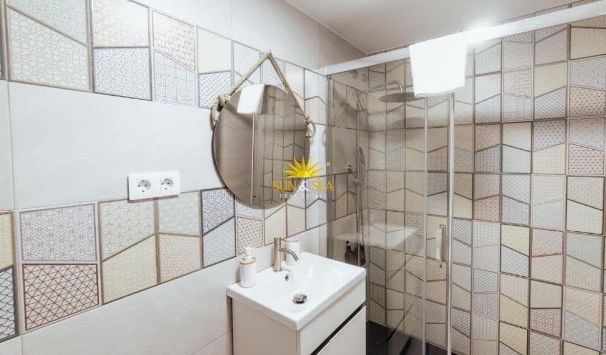 1 bedroom Apartment for rent in Benidorm with pool garage - € 1,100 (Ref: 10136553)