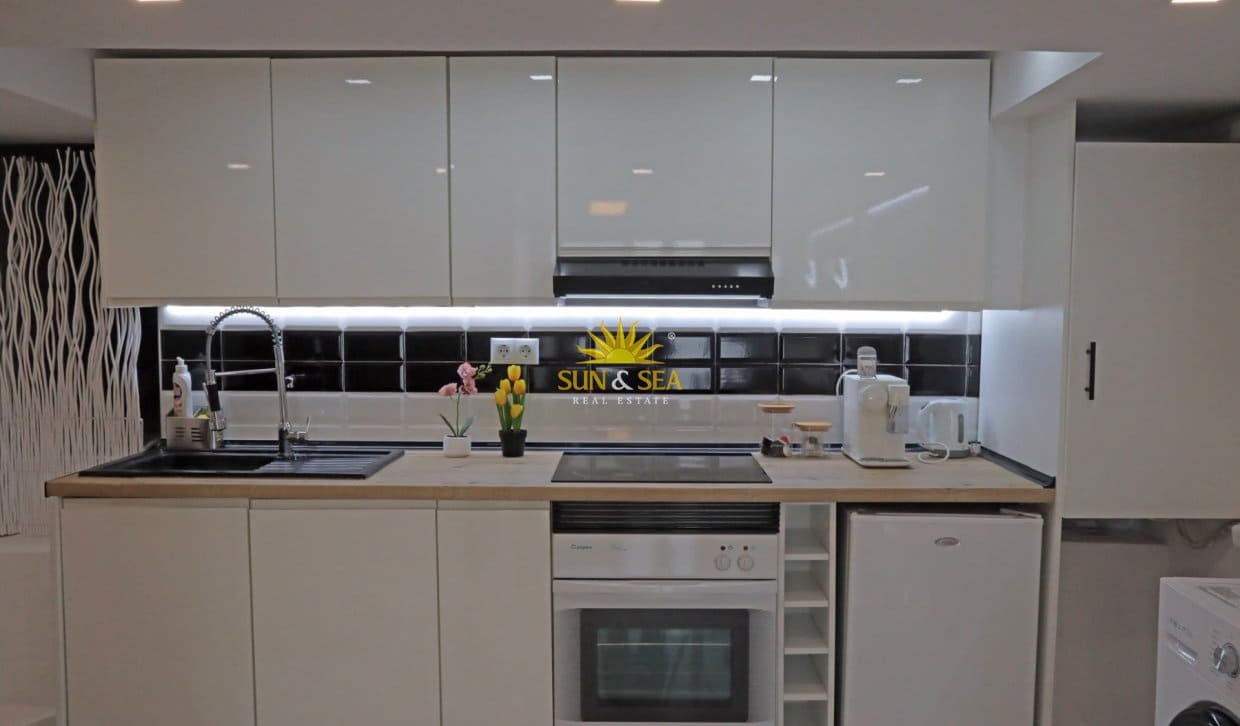 Estudio de 1 habitación en Cabo Cervera en alquiler con garaje - 650 € (Ref: 10136733)