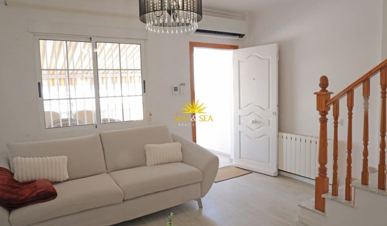 Appartement de 2 chambres à louer à Cabo Cervera - 950 € (Ref: 10138857)