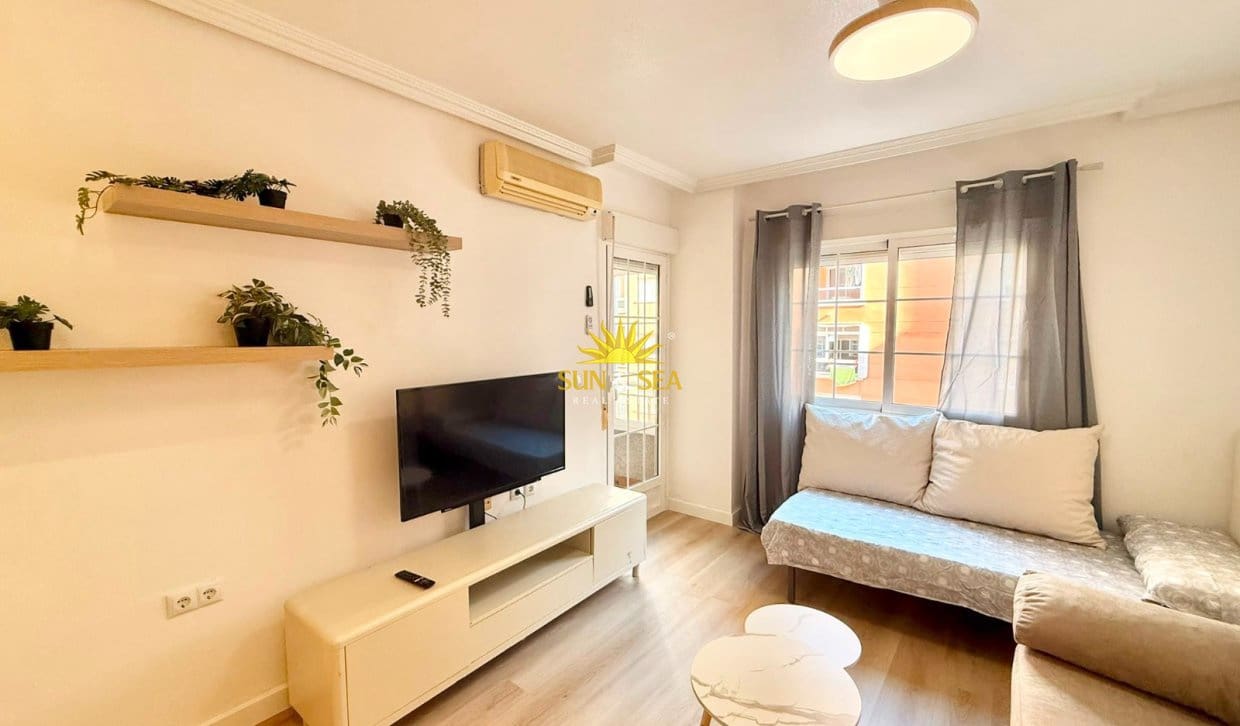 1 makuuhuone Huoneisto myytävänä paikassa Torrevieja mukana uima-altaan - 95 000 € (Ref: 10140187)