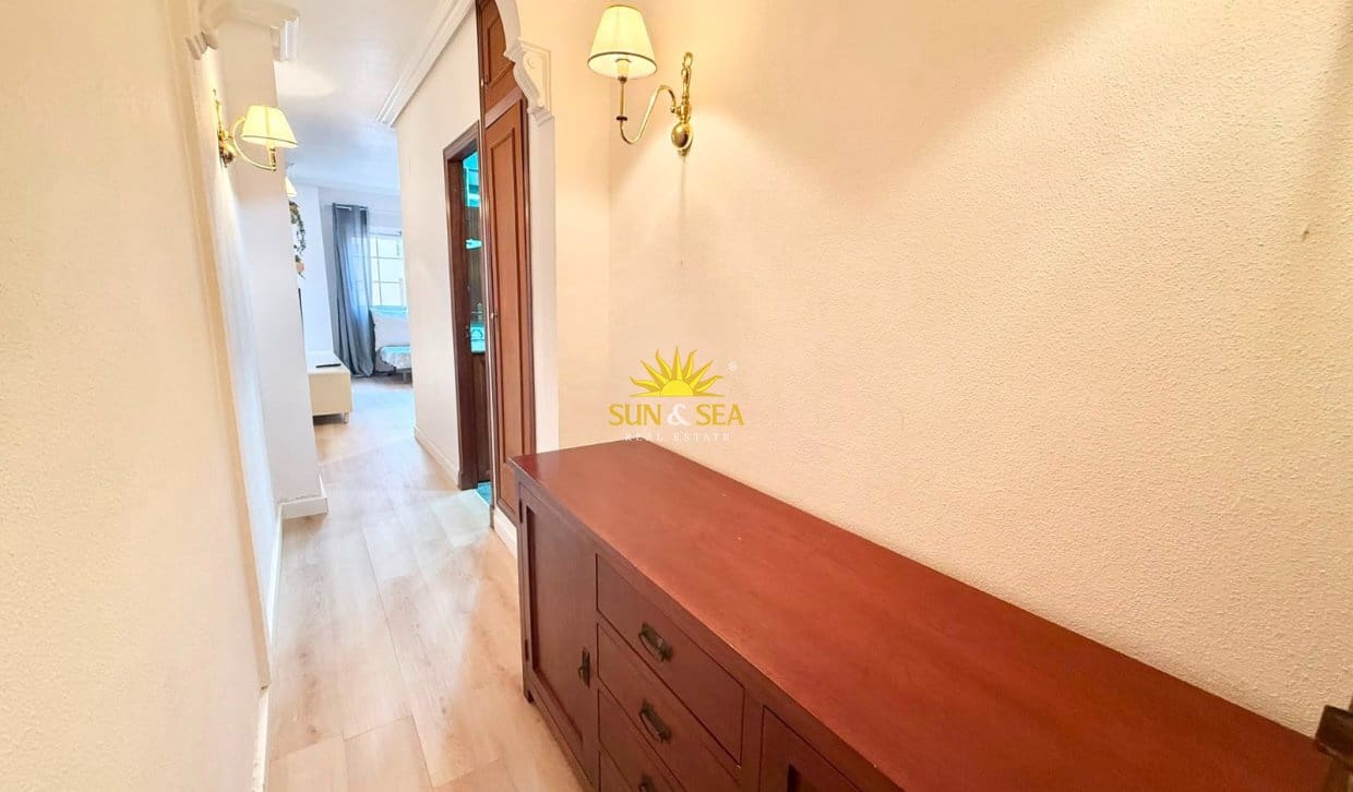 1 makuuhuone Huoneisto myytävänä paikassa Torrevieja mukana uima-altaan - 95 000 € (Ref: 10140187)