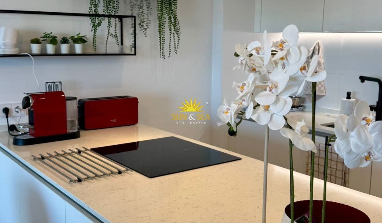 Apartamento de 2 habitaciones en Finestrat en alquiler con piscina garaje - 1.600 € (Ref: 10140348)
