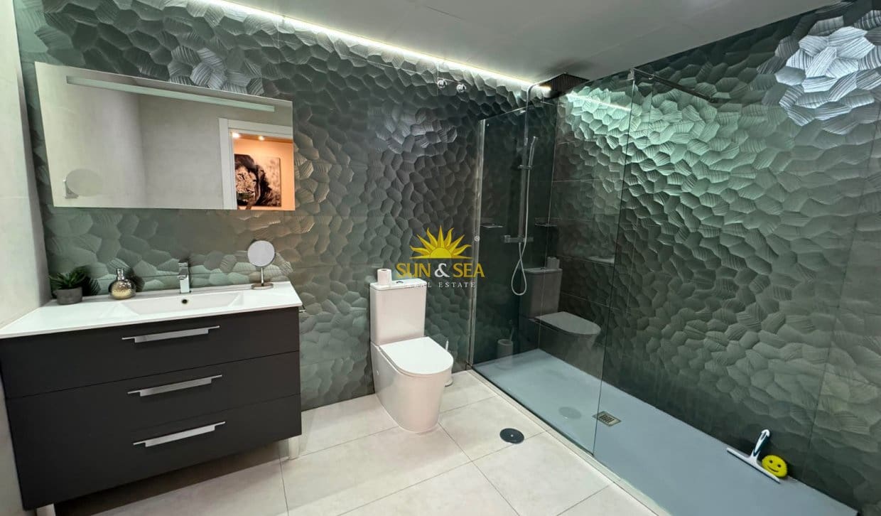 Apartamento de 2 habitaciones en Finestrat en alquiler con piscina garaje - 1.600 € (Ref: 10140348)