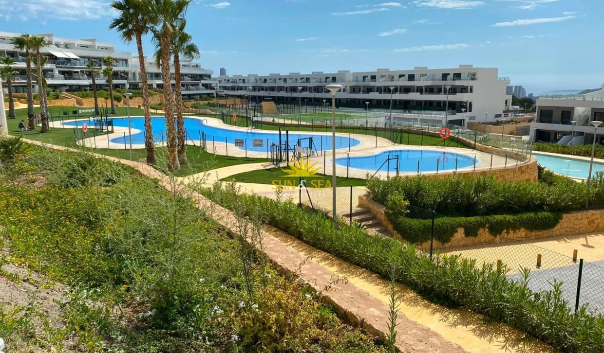 Apartamento de 2 habitaciones en Finestrat en alquiler con piscina garaje - 1.600 € (Ref: 10140348)