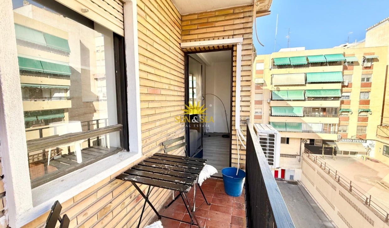 3 sypialnia Apartament do wynajęcia w Miasto Alicante / Alacant - 1 050 € (Ref: 10140349)