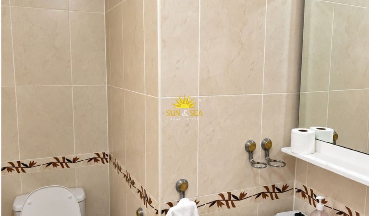 2 slaapkamer Appartement te huur in Benidorm met garage - € 1.500 (Ref: 10141350)