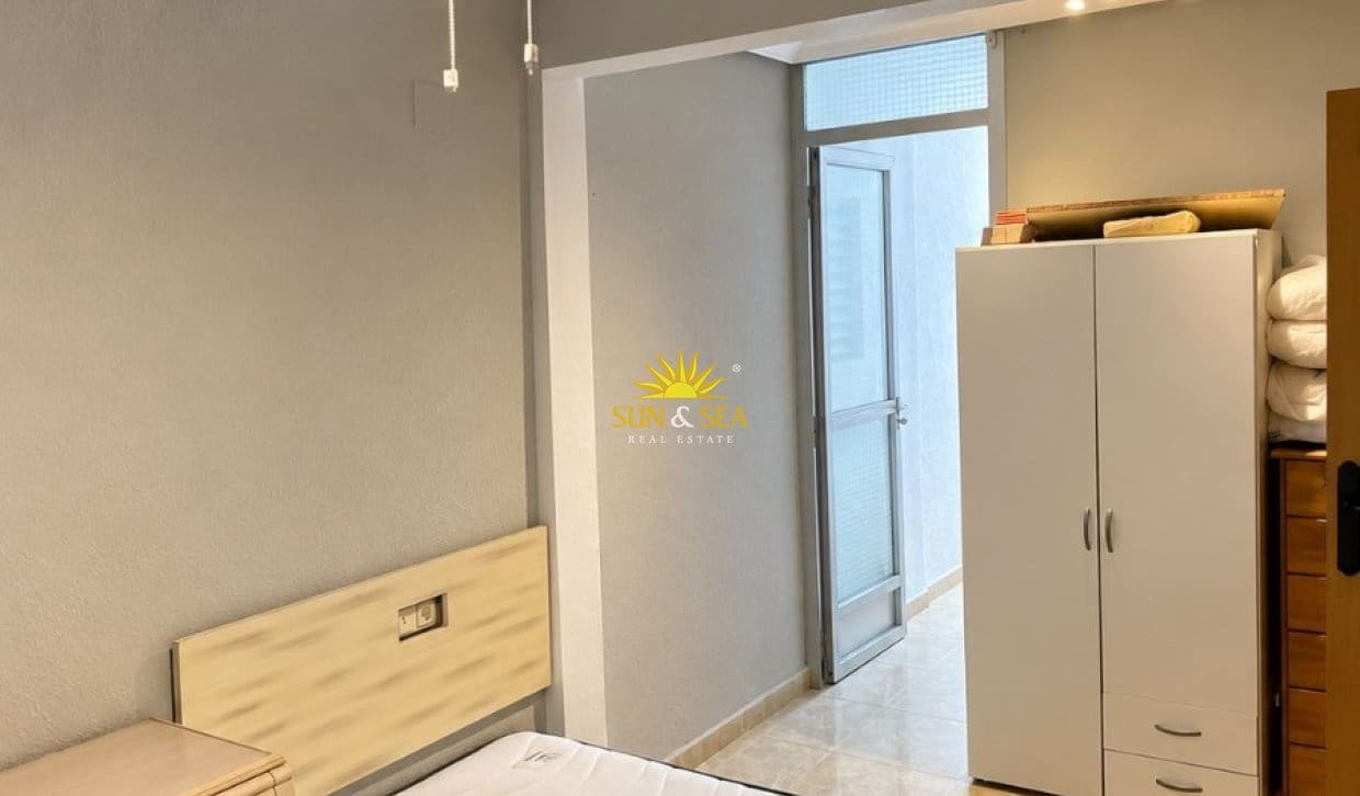 2 slaapkamer Appartement te huur in Benidorm met garage - € 1.500 (Ref: 10141350)