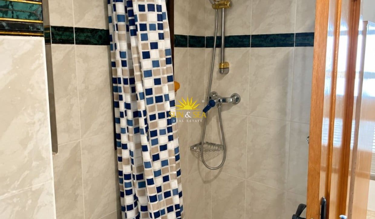 2 slaapkamer Appartement te huur in Benidorm met garage - € 1.500 (Ref: 10141350)