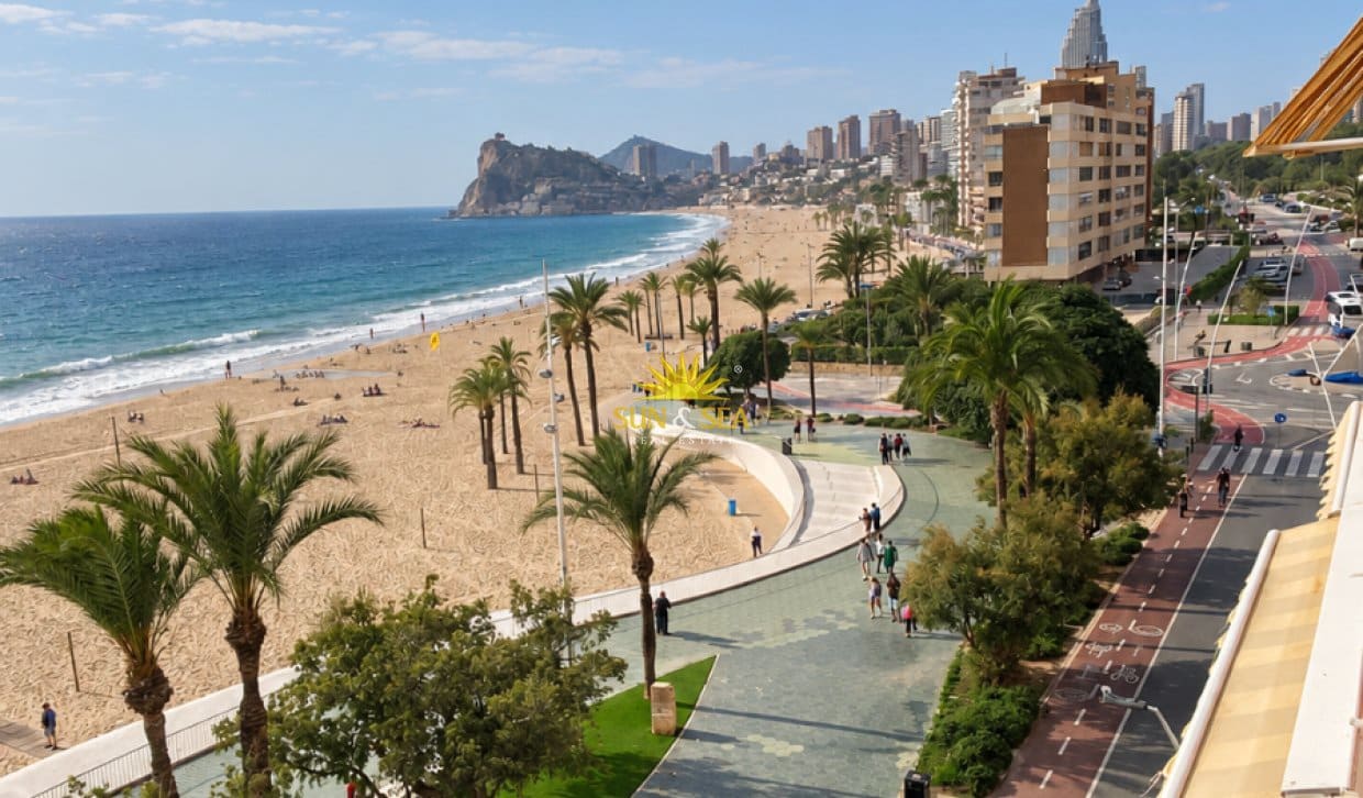 2 slaapkamer Appartement te huur in Benidorm met garage - € 1.500 (Ref: 10141350)