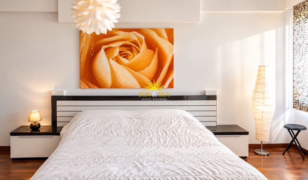 2 sovrum Lägenhet att hyra i Alicante stad - 900 € (Ref: 10145060)