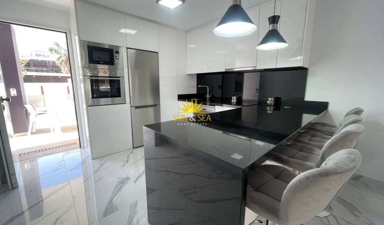 2 bedroom Apartment for holiday rental in Pilar de la Horadada with pool - € 1,000 (Ref: 10145063)