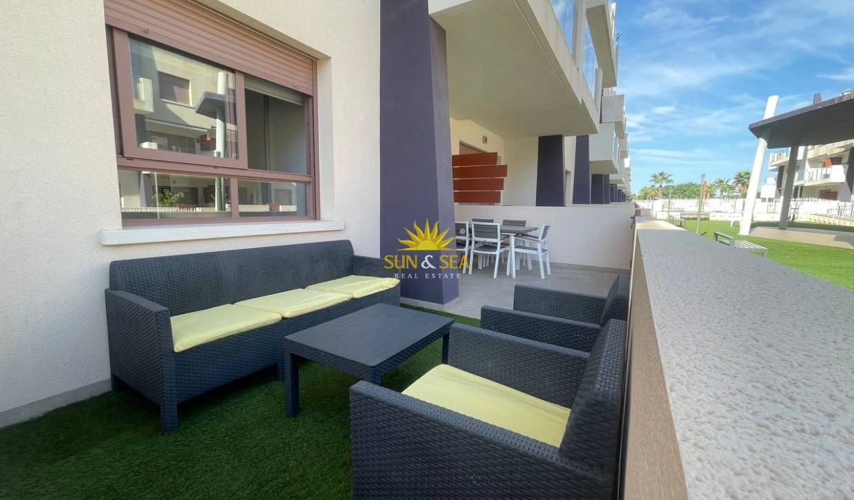 2 bedroom Apartment for holiday rental in Pilar de la Horadada with pool - € 1,000 (Ref: 10145063)