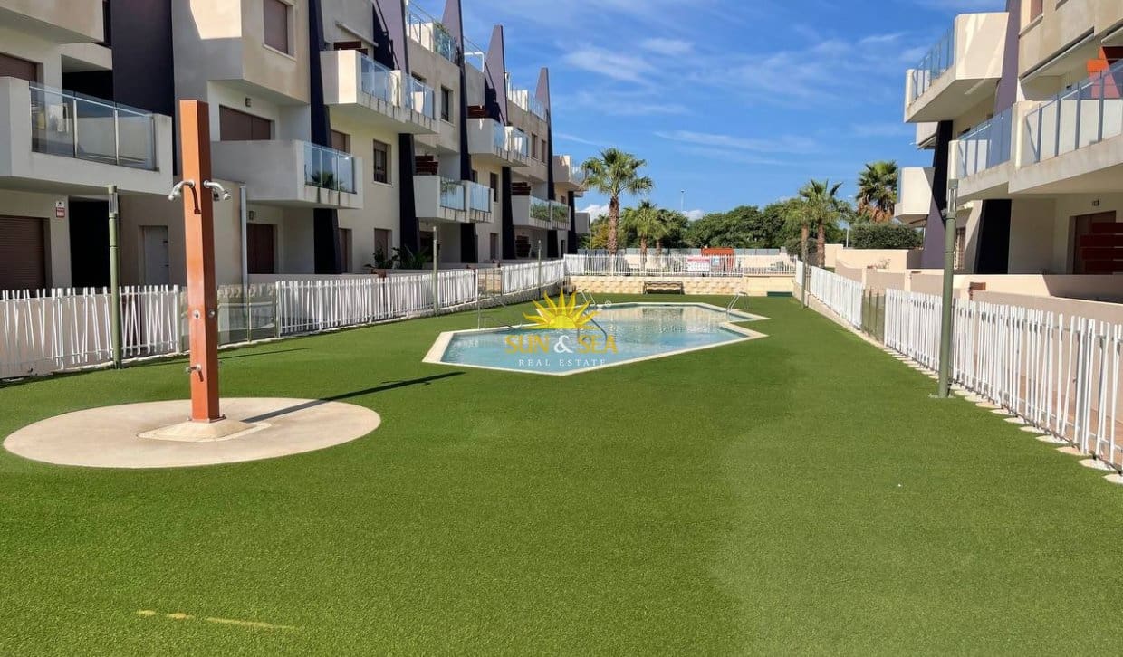 2 bedroom Apartment for holiday rental in Pilar de la Horadada with pool - € 1,000 (Ref: 10145063)