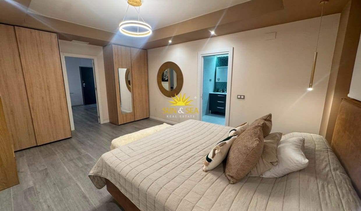 Appartement de 2 chambres à louer à Benidorm avec piscine garage - 1 600 € (Ref: 10145195)