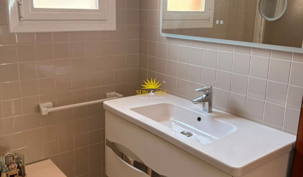 3 bedroom Apartment for holiday rental in Benidorm with pool garage - € 3,000 (Ref: 10145197)