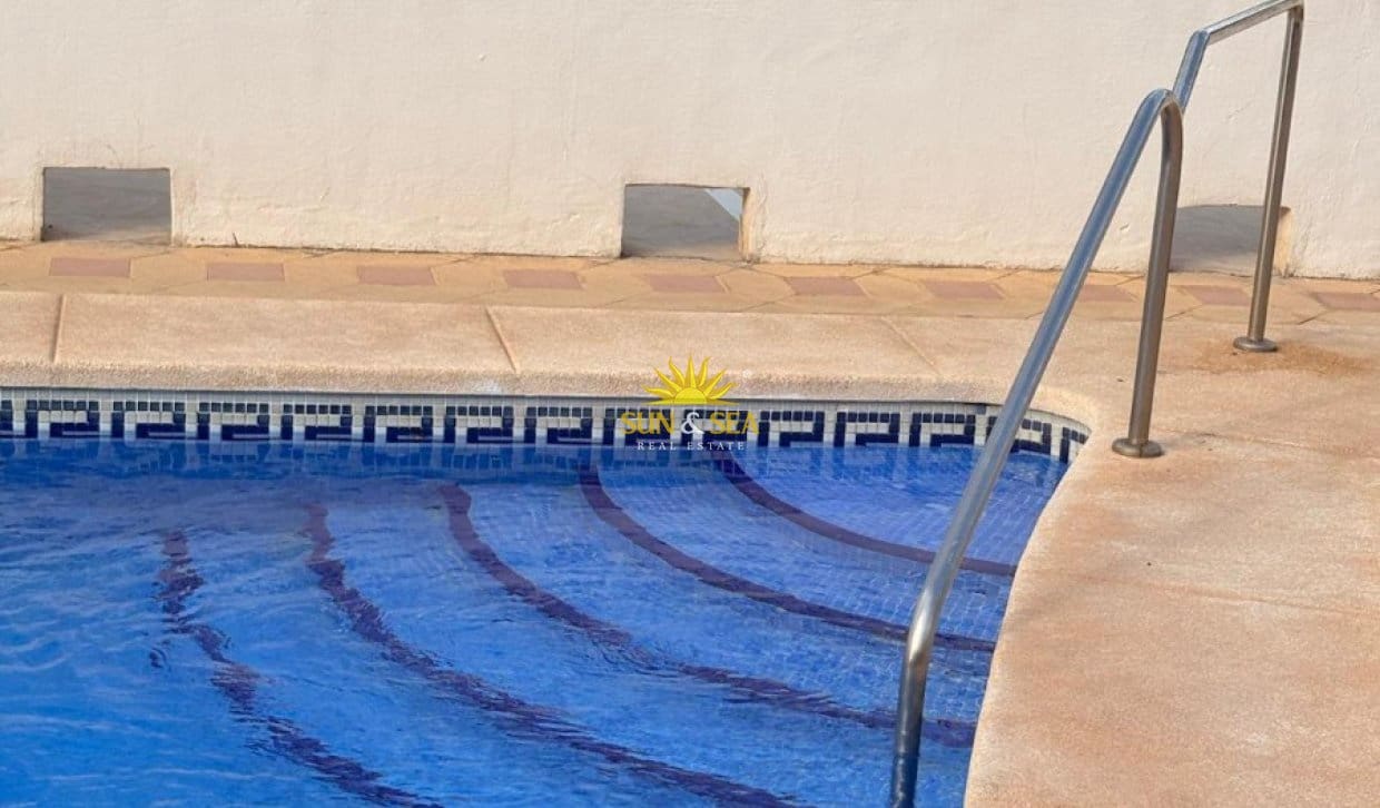 3 bedroom Apartment for holiday rental in Benidorm with pool garage - € 3,000 (Ref: 10145197)