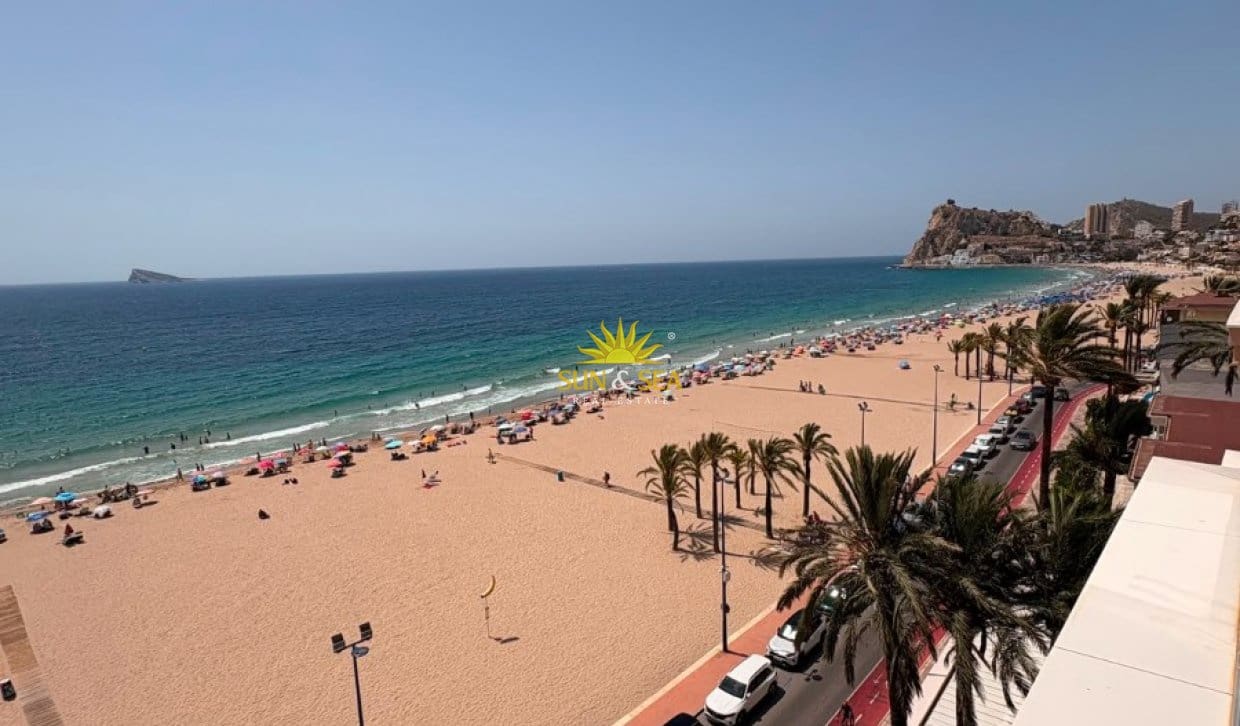 3 bedroom Apartment for holiday rental in Benidorm with pool garage - € 3,000 (Ref: 10145197)