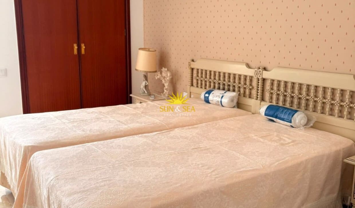 3 bedroom Apartment for holiday rental in Benidorm with pool garage - € 3,000 (Ref: 10145197)