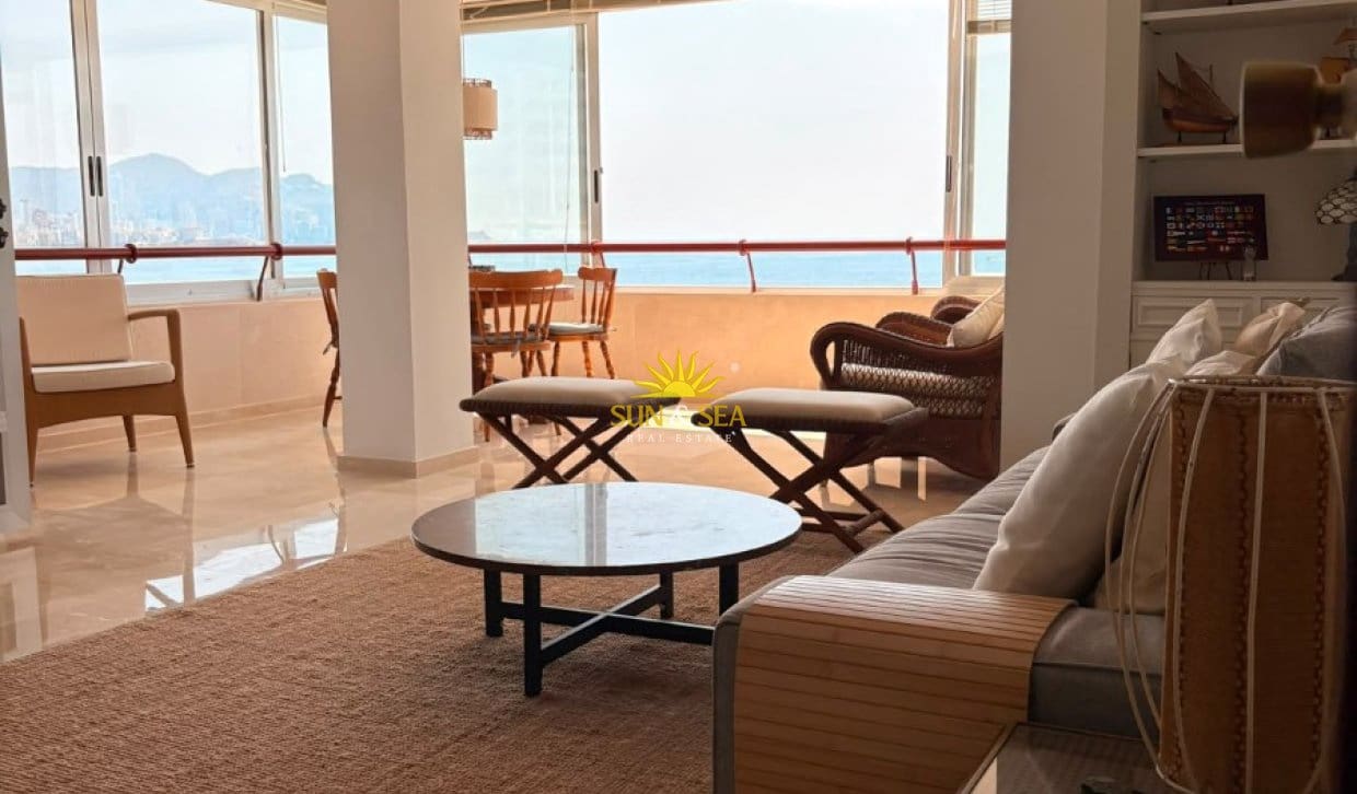 3 bedroom Apartment for holiday rental in Benidorm with pool garage - € 3,000 (Ref: 10145197)