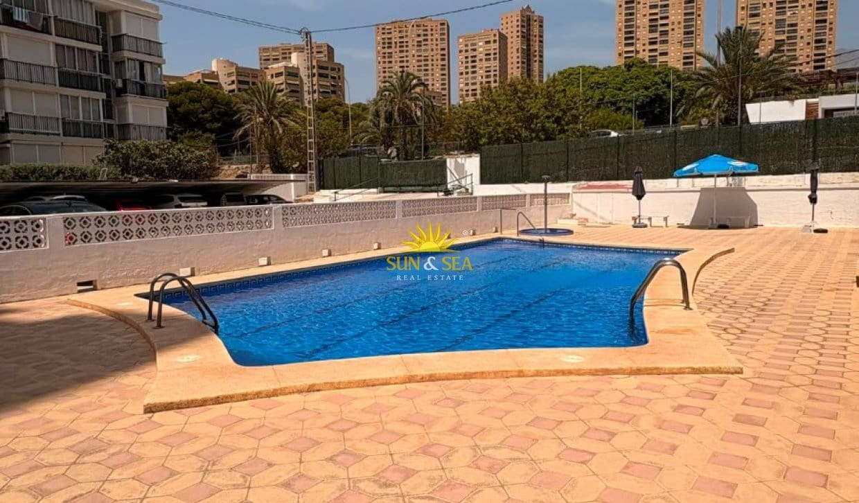 3 bedroom Apartment for holiday rental in Benidorm with pool garage - € 3,000 (Ref: 10145197)