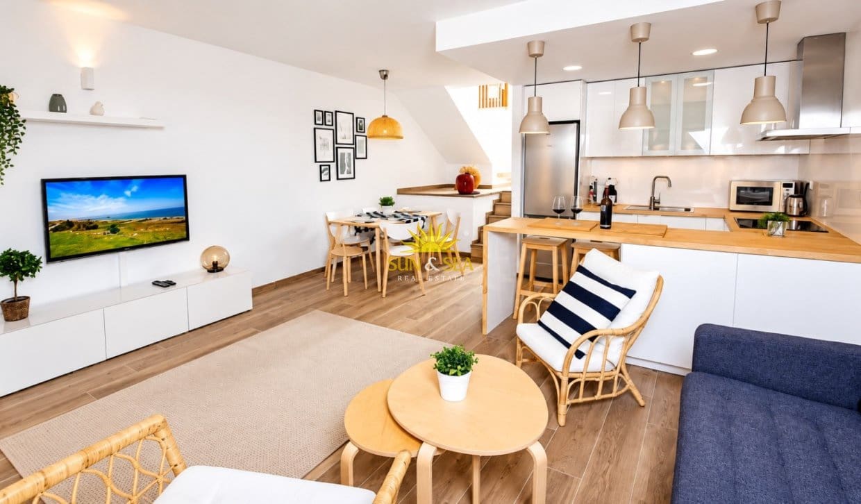 3 Zimmer Villa zu vermieten in Gran Alacant mit Pool Garage - 1.600 € (Ref: 10145340)