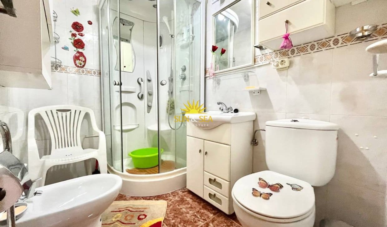 2 sypialnia Apartament na sprzedaż w Torrevieja z basenem - 145 000 € (Ref: 10145341)