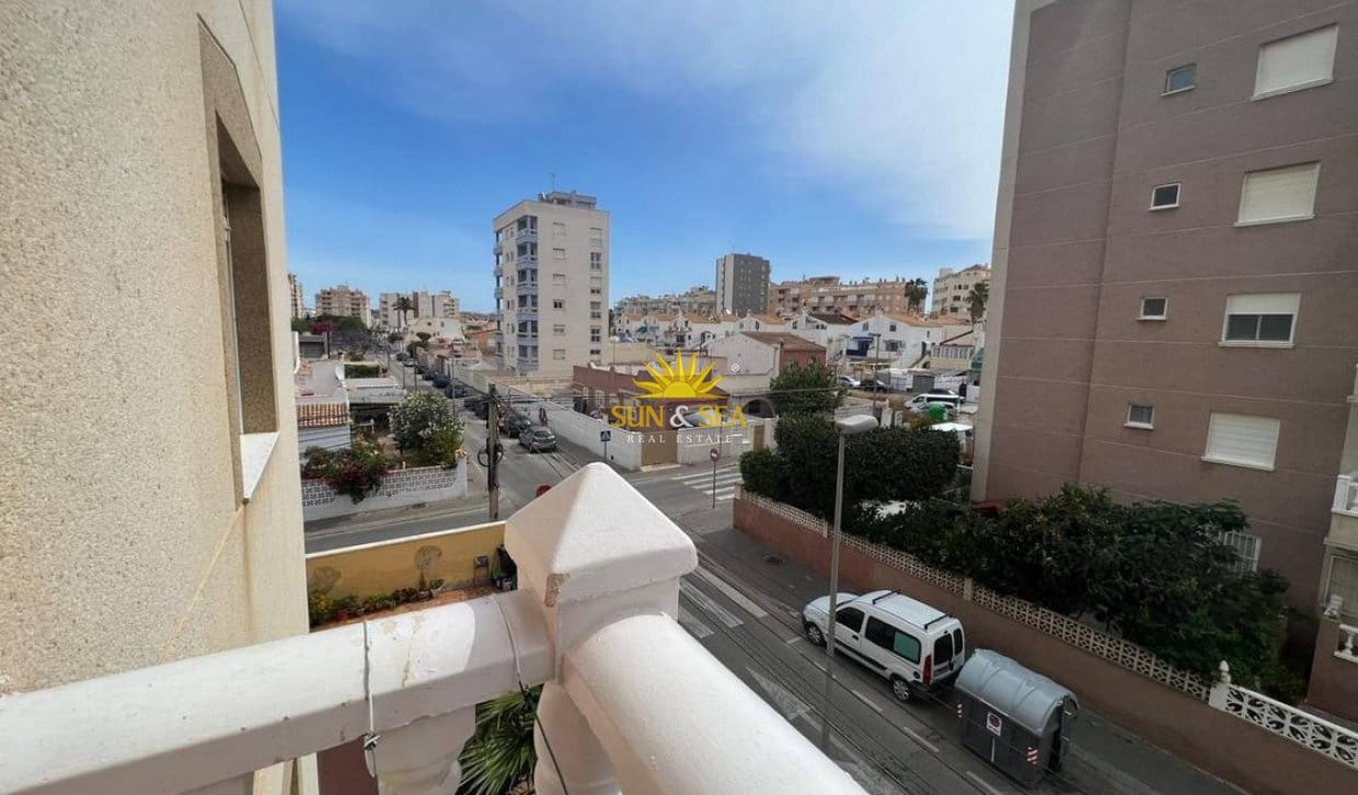 2 sypialnia Apartament na sprzedaż w Torrevieja z basenem - 145 000 € (Ref: 10145341)