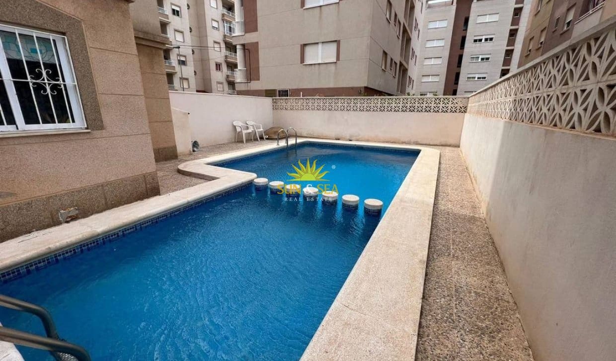 2 sypialnia Apartament na sprzedaż w Torrevieja z basenem - 145 000 € (Ref: 10145341)