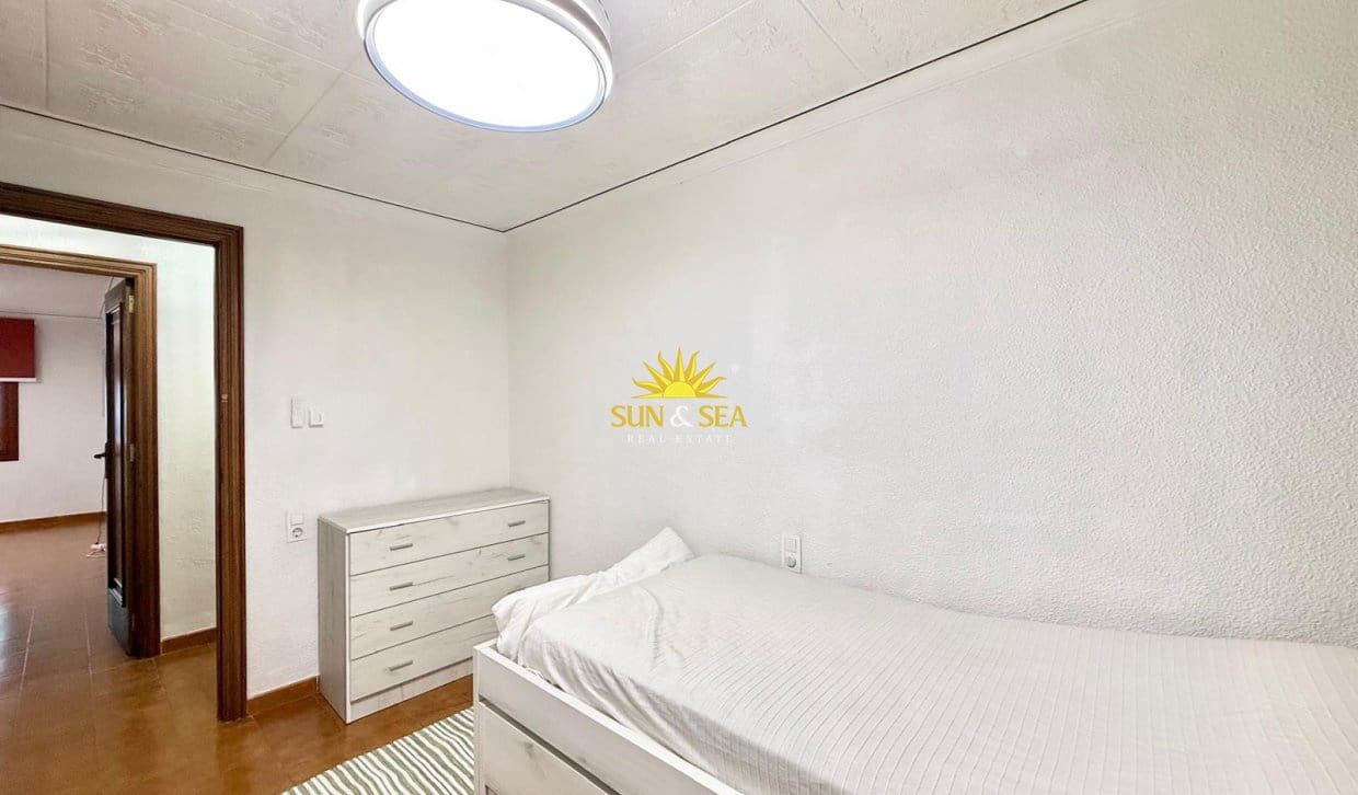 Apartamento de 3 habitaciones en Torrevieja en alquiler vacacional con piscina garaje - 1.000 € (Ref: 10153824)