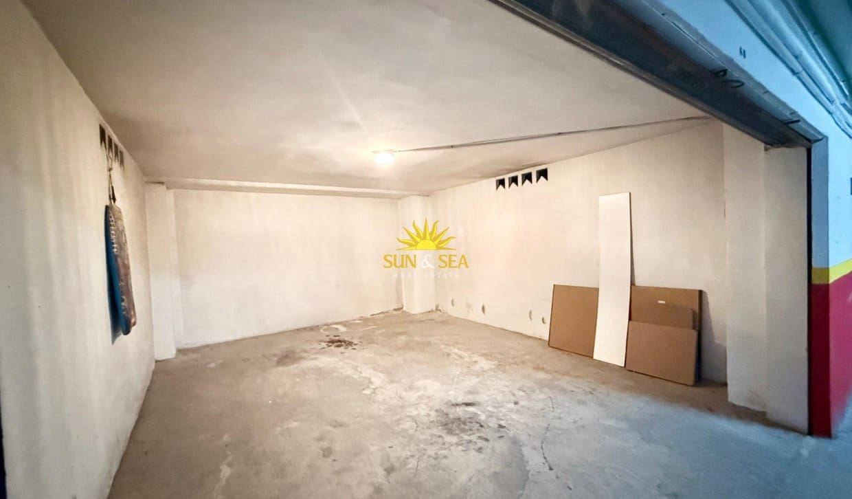 Apartamento de 3 habitaciones en Torrevieja en alquiler vacacional con piscina garaje - 1.000 € (Ref: 10153824)