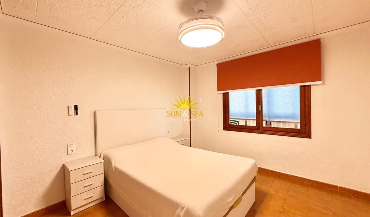 Apartamento de 3 habitaciones en Torrevieja en alquiler vacacional con piscina garaje - 1.000 € (Ref: 10153824)