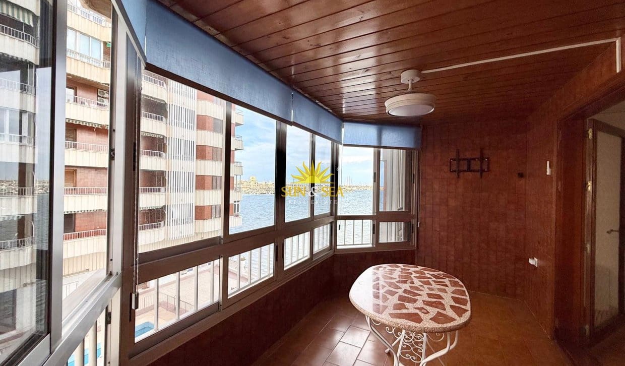 Apartamento de 3 habitaciones en Torrevieja en alquiler vacacional con piscina garaje - 1.000 € (Ref: 10153824)
