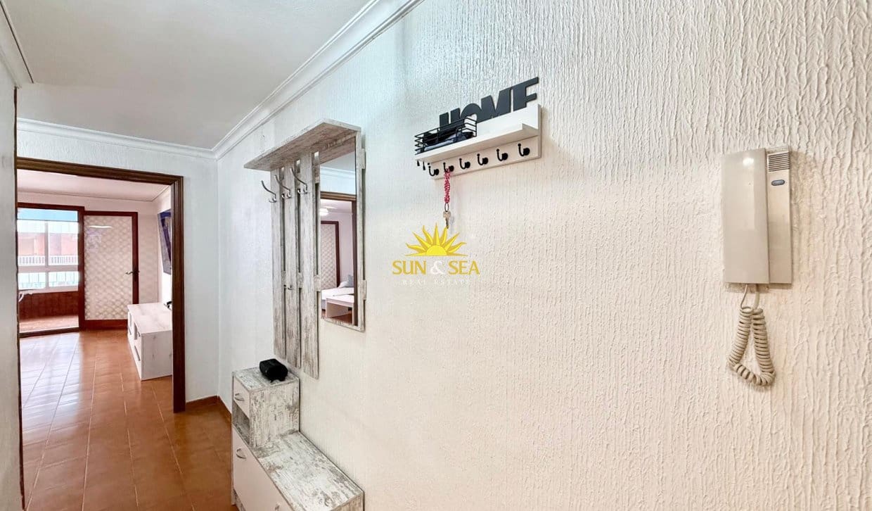 Apartamento de 3 habitaciones en Torrevieja en alquiler vacacional con piscina garaje - 1.000 € (Ref: 10153824)