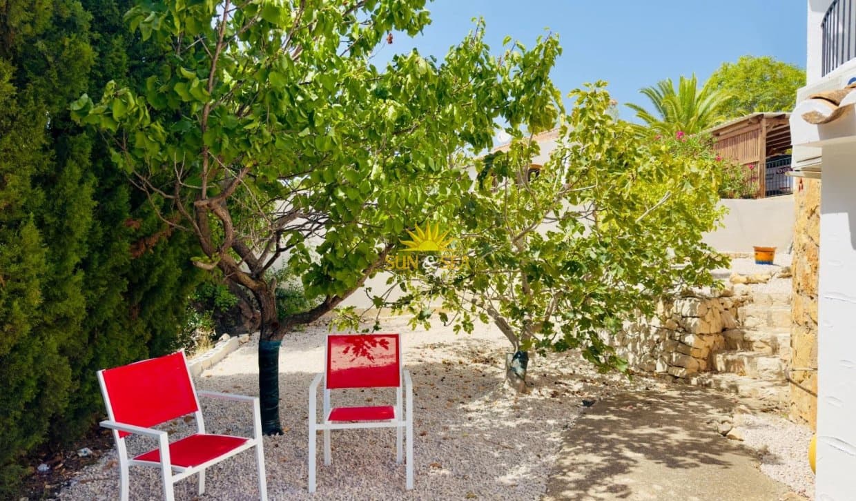 3 soverom Villa til leie i Torrevieja med svømmebasseng garasje - € 1 600 (Ref: 10154114)