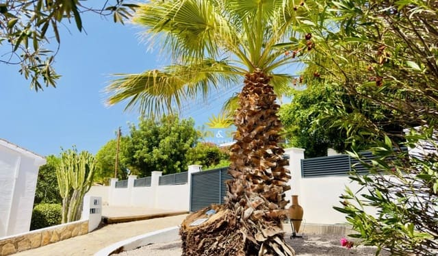 3 soverom Villa til leie i Centro, Torrevieja med svømmebasseng garasje - € 1 600 (Ref: 10154114)