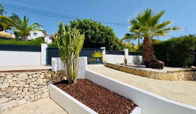 3 soverom Villa til leie i Centro, Torrevieja med svømmebasseng garasje - € 1 600 (Ref: 10154114)