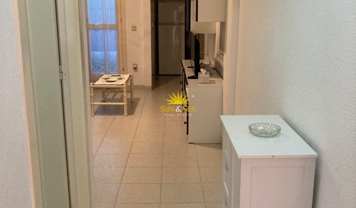 3 sypialnia Apartament na kwatery wakacyjne w Torrevieja z basenem - 750 € (Ref: 10154117)