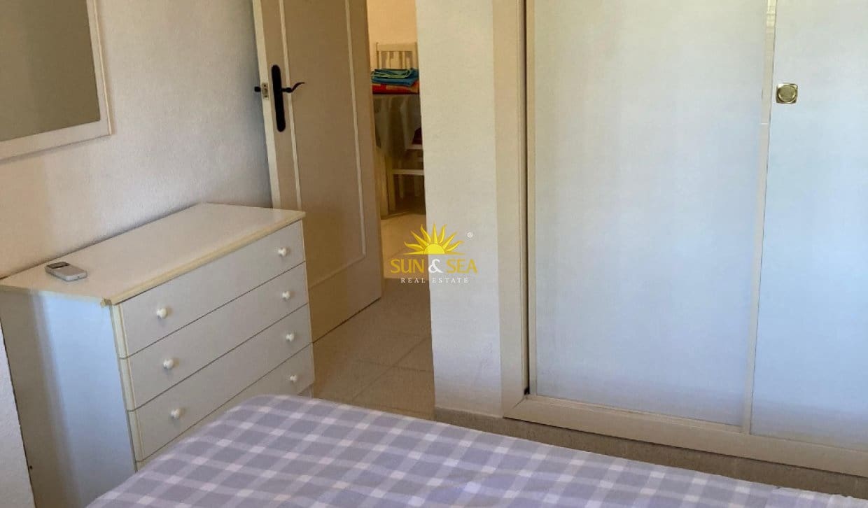 3 sypialnia Apartament na kwatery wakacyjne w Torrevieja z basenem - 750 € (Ref: 10154117)