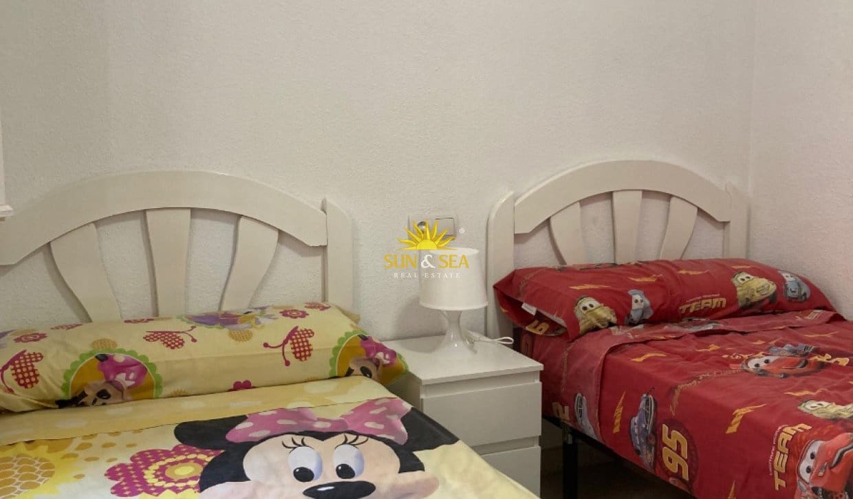 3 sypialnia Apartament na kwatery wakacyjne w Torrevieja z basenem - 750 € (Ref: 10154117)