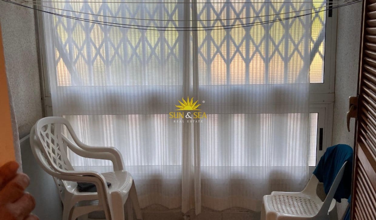 3 sypialnia Apartament na kwatery wakacyjne w Torrevieja z basenem - 750 € (Ref: 10154117)