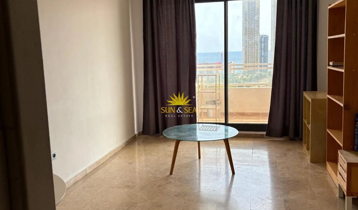 2 slaapkamer Appartement te huur in Benidorm met zwembad garage - € 1.400 (Ref: 10154238)