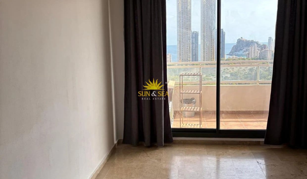 2 slaapkamer Appartement te huur in Benidorm met zwembad garage - € 1.400 (Ref: 10154238)